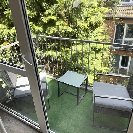Immostay S#9 - Balkon Und Parkplatz, Naehe Mercedes Benz, Wifi, 4k Streaming